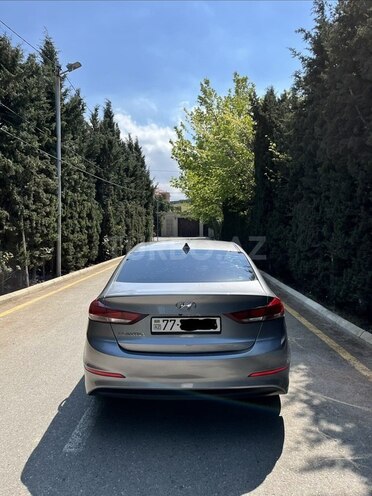 Hyundai Elantra-5