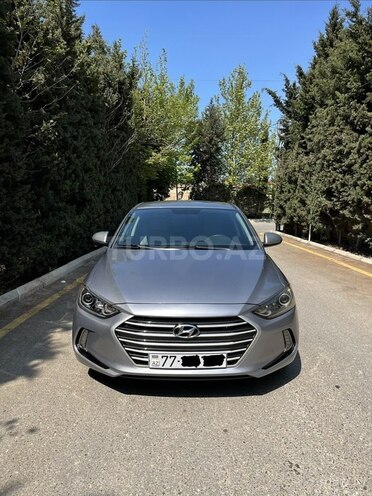 Hyundai Elantra-1