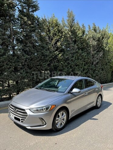 Hyundai Elantra-3
