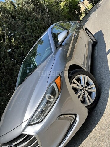 Hyundai Elantra-11