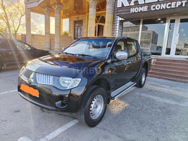 Mitsubishi L200-4