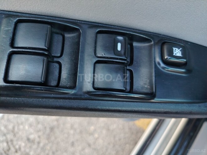 Mitsubishi L200-9