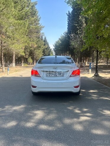 Hyundai Accent-5