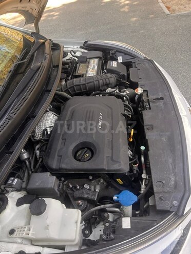 Hyundai Accent-7