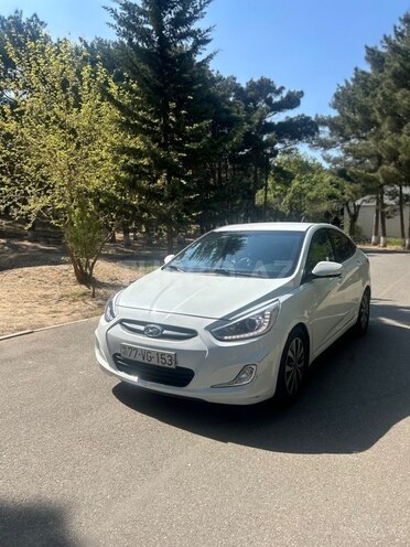 Hyundai Accent-10
