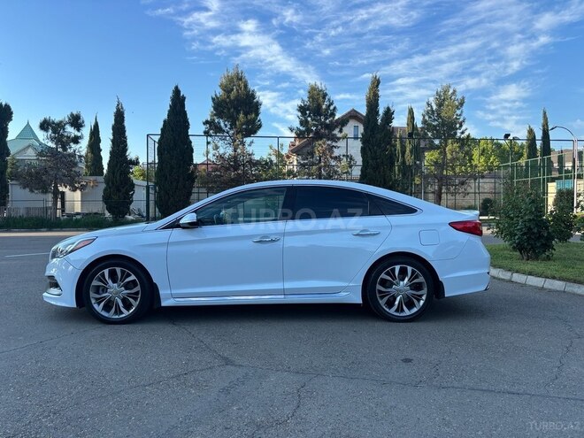 Hyundai Sonata-12