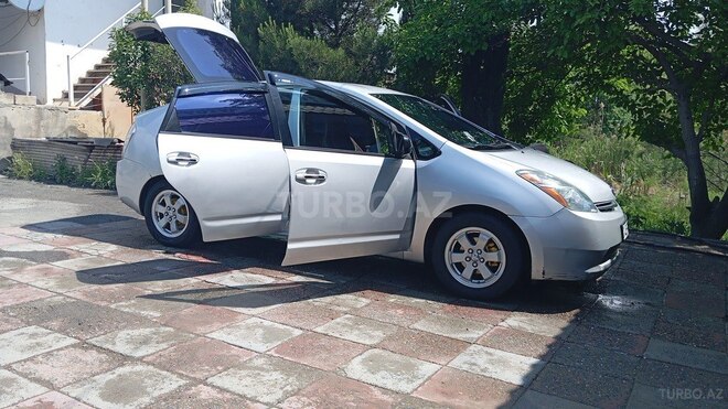 Toyota Prius-13