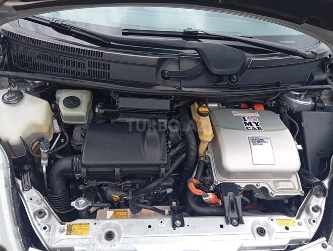 Toyota Prius-11