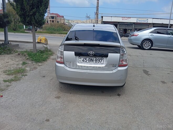 Toyota Prius-4