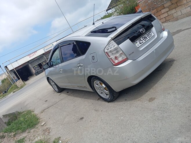 Toyota Prius-2