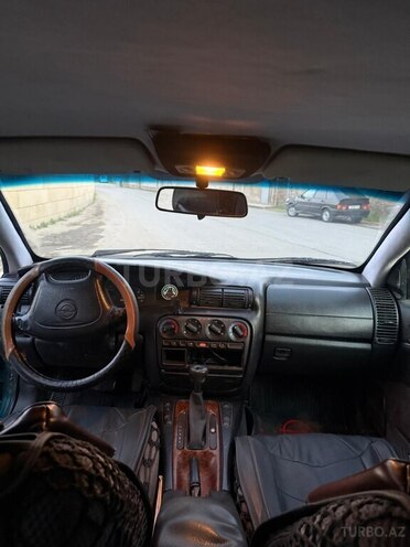 Opel Omega-12