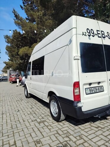 Ford Transit-4