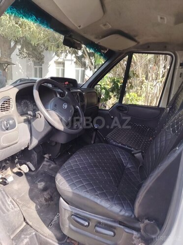 Ford Transit-7