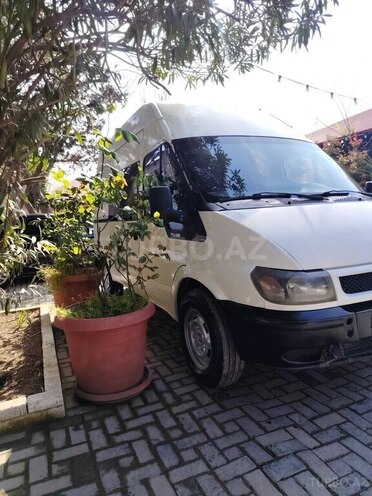 Ford Transit-2
