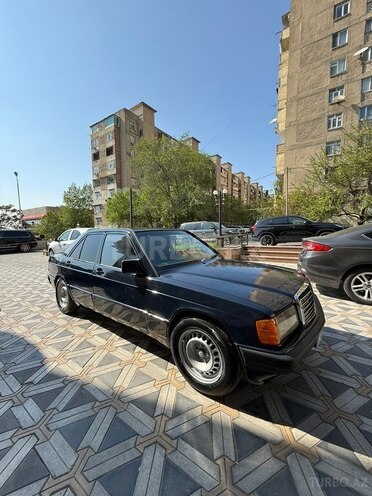 Mercedes 190-4