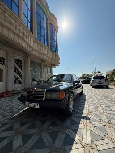 Mercedes 190-8
