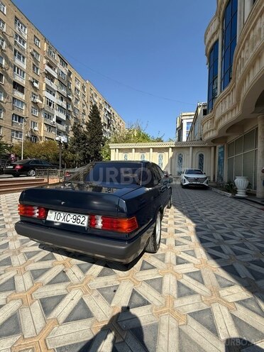 Mercedes 190-5