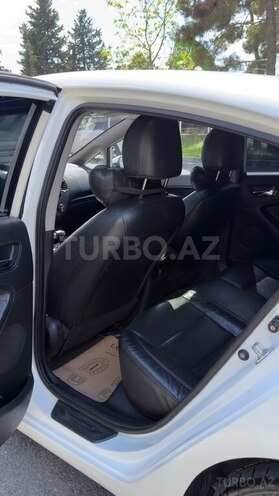 Kia Cerato-10