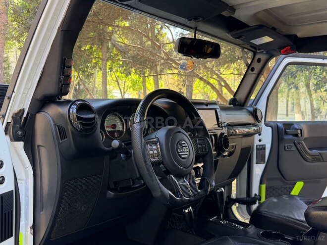 Jeep Wrangler-11
