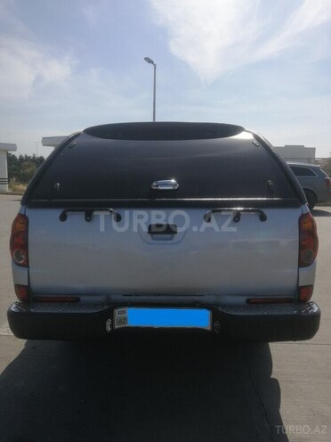 Mitsubishi L200-2