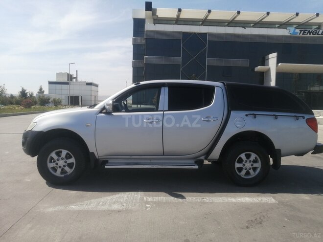 Mitsubishi L200-3