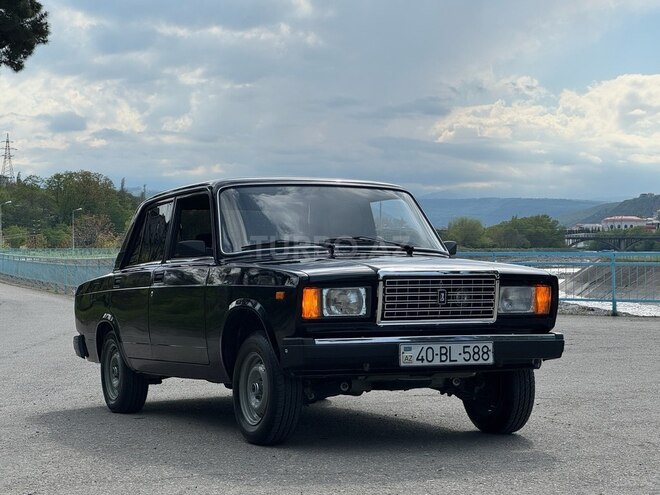 LADA (VAZ) 2107-1
