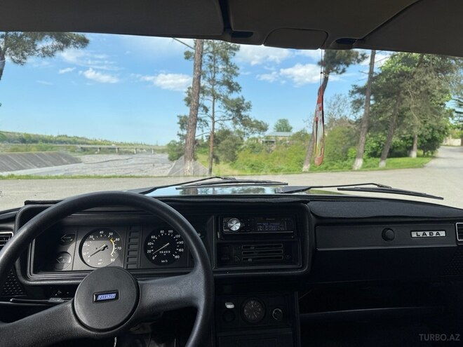 LADA (VAZ) 2107-21