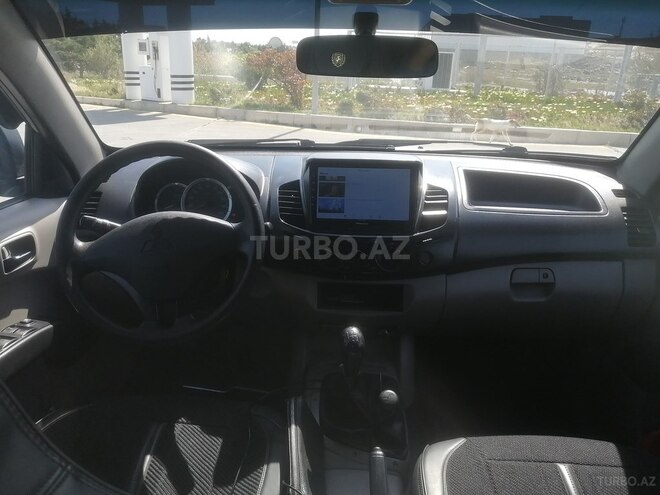 Mitsubishi L200-6