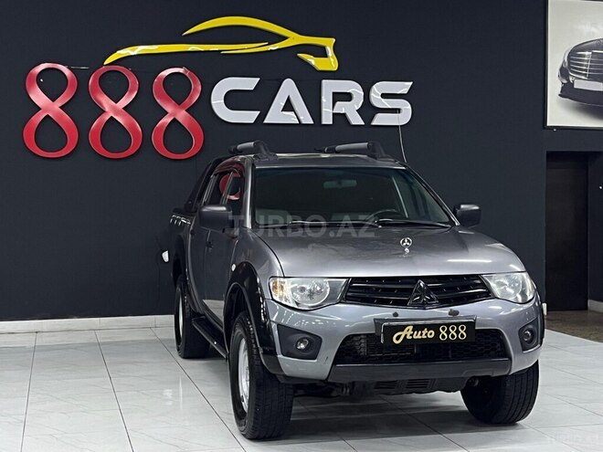 Mitsubishi L200-1