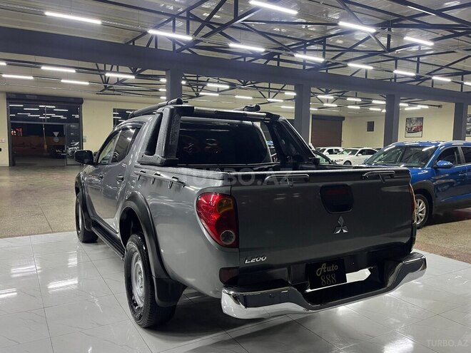Mitsubishi L200-6