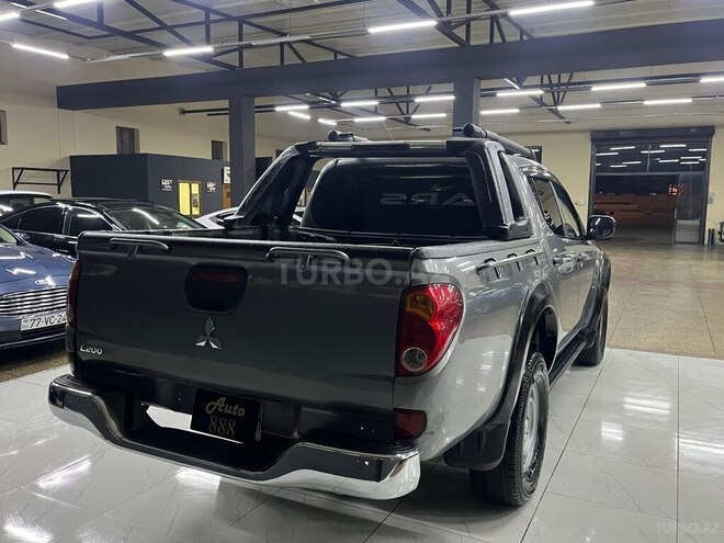 Mitsubishi L200-5