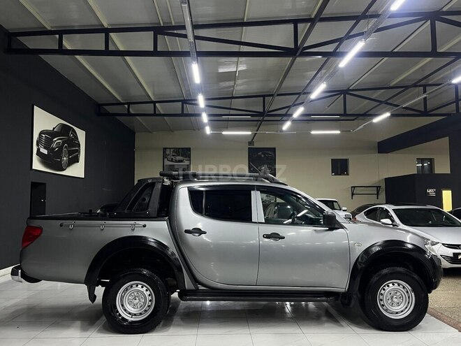 Mitsubishi L200-7