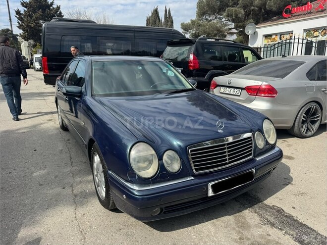 Mercedes E 240-6