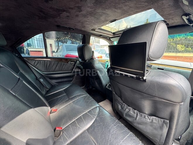 Mercedes E 240-7