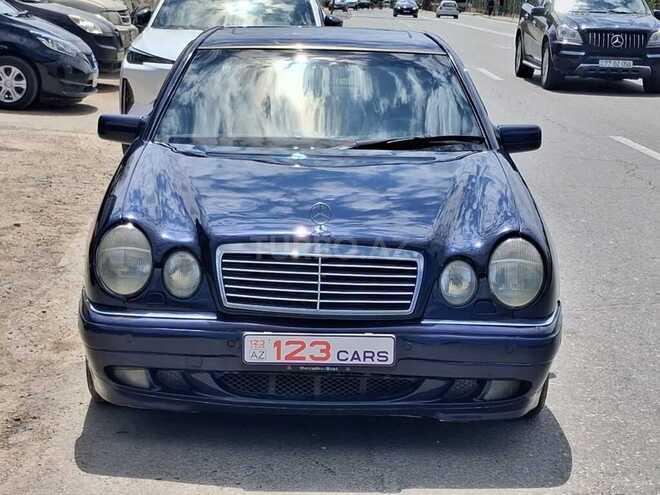 Mercedes E 280-1