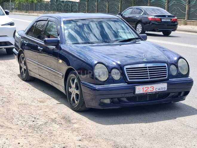 Mercedes E 280-8
