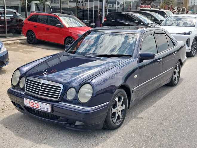 Mercedes E 280-5