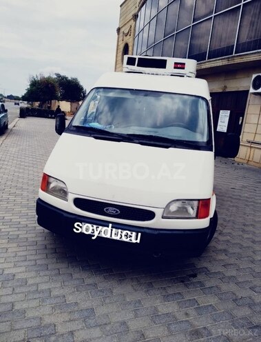 Ford Transit-1