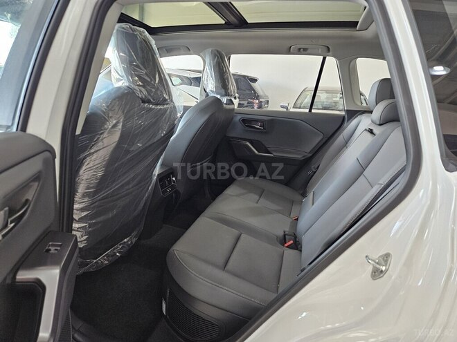 Toyota RAV4-17
