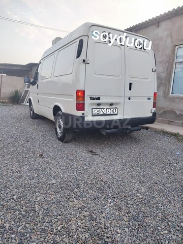 Ford Transit-2