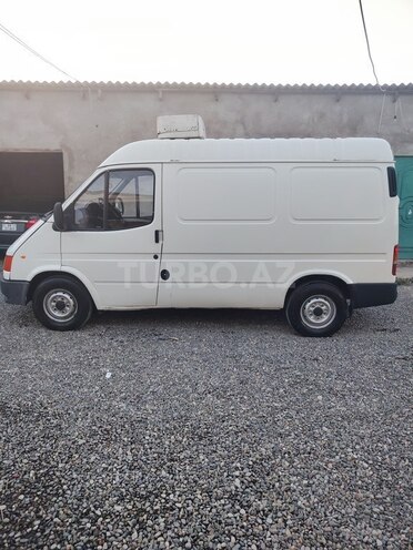 Ford Transit-3