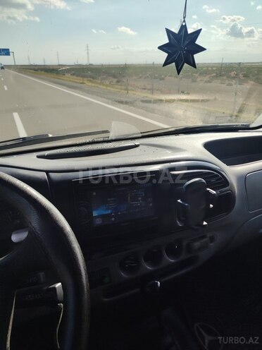 Ford Transit-4