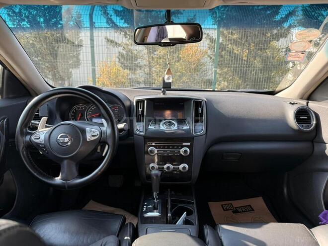 Nissan Maxima-3