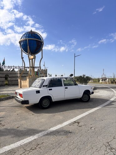 LADA (VAZ) 2107-5