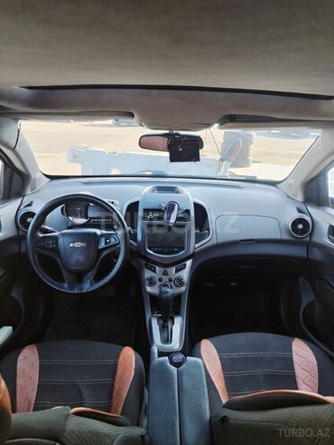 Chevrolet Aveo-8
