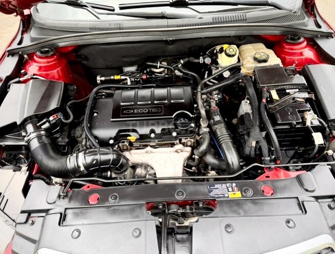 Chevrolet Cruze-12
