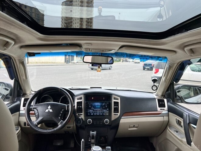 Mitsubishi Pajero-10