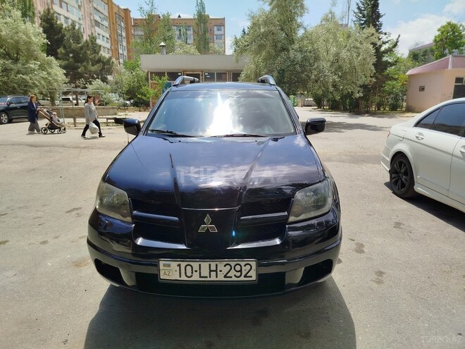 Mitsubishi Outlander-1
