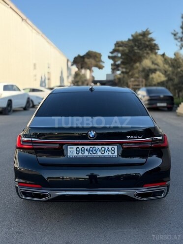 BMW 740-2