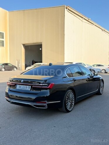 BMW 740-7